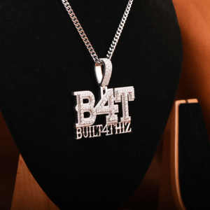 Colgante de alta calidad B4T Estética Moissanite Diamante 10K Chapado en oro Funky Colgante Iced Out Hip Hop Estilo Colgante personalizado - Product Image 3