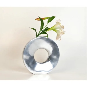 Vase à fleurs en métal aluminium au design moderne et classique martelé, taille personnalisée avec décoration de table et logo personnalisé, tendance de l'industrie - Product Image 5