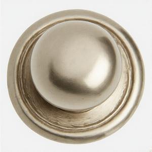 LuxeNest Knob Imperial Crest Bouton de porte en métal gravé Design d'inspiration vintage pour un attrait intemporel et un charme intérieur majestueux - Product Image 6