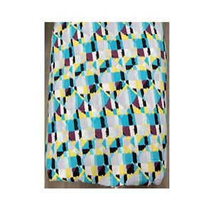 Tissu imprimé en viscose rayonne de qualité supérieure idéal pour rideaux, robes, vêtements et projets textiles à domicile fournisseur indien - Product Image 1