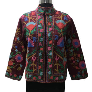 Veste en coton brodé Suzani multicolore faite à la main pour femmes veste respirante au design floral artisanal pour femmes - Product Image 1