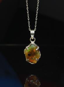 Colgante de moda bohemio cristiano con alas de plata tibetana y ópalo etíope natural para mujer - Product Image 3