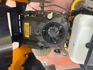 À vendre : Tondeuse autoportée Cub Cadet XT1 LT46/XT1 LT42, plateau de coupe de 46 pouces, 23 CV, série Enduro, seulement 26,7 heures de fonctionnement, pratiquement neuve. - Product Image 3