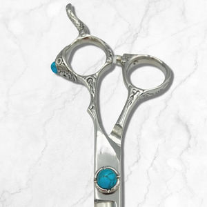 Fancy Handle VG10 Tijeras de afeitar para peluquero Color plateado Acero inoxidable Hoja afilada recta Tijera de salón - Product Image 5