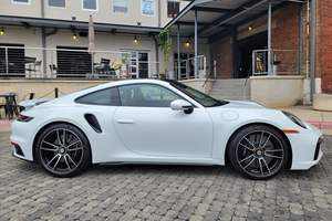 2022 911 Turbo S Coupé, Motor de 6 Cilindros en Línea con Doble Turbo de 640 hp, Tracción en las Cuatro Ruedas, Sin Modificar - Product Image 3