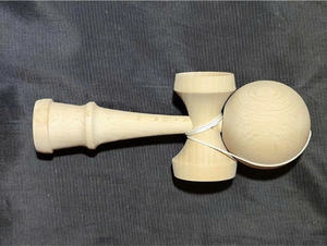 Jouet Kendama inspiré de Montessori pour l'équilibre et la précision, artisanat en bois du Vietnam - Product Image 5
