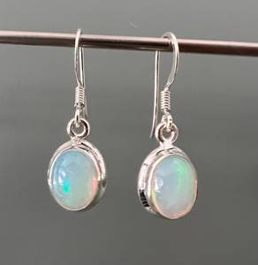 Vente chaude élégante opale éthiopienne pierres précieuses boucles d'oreilles pour les femmes bijoux exquis pour les fêtes de mariage et les cadeaux - Product Image 2