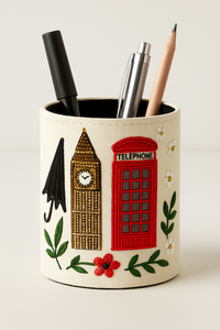 Colección de Portaplumas Navideños Artesanales con Cuentas, Organizador de Escritorio Bordado a Mano, Serie Festiva de Papá Noel y Árbol, Artículos de Papelería - Product Image 4