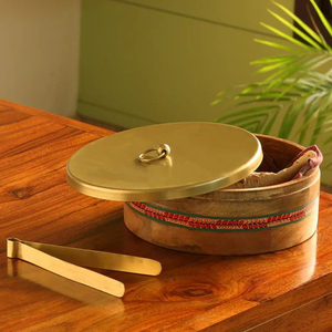 Boîte à chapati en bois de manguier artisanale avec couvercle en fer, boîte à chapati en bois, ustensiles de cuisine traditionnels indiens, boîte à chapati en bois - Product Image 1