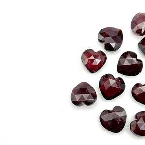 ลูกปัดหัวใจทรงเหลี่ยมจากพลอยโกเมนธรรมชาติ ขนาด 12 มม. สีแดงเข้ม สำหรับทำเครื่องประดับ - Product Image 3