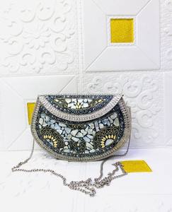 Bolso de mano con cierre de solapa metálica hecho a mano con correa de cadena, bolso informal de moda duradero, artesanía india tradicional para mujer - Product Image 3