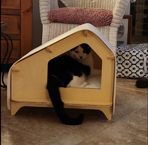 บ้านแมวไม้ XWOOD รุ่นโมเดิร์น สำหรับใช้ภายในอาคาร ที่หลบซ่อนแสนสบาย ดีไซน์แผงถอดประกอบได้ ทำจากไม้สนธรรมชาติ แข็งแรงทนทาน รุ่น AC06 - Product Image 3