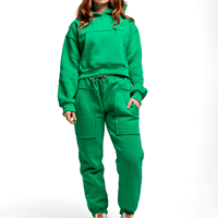 Streetwear deux pièces à ourlet côtelé Ensemble sweat à capuche court et pantalon de survêtement pour femme Logo personnalisé et design Costumes de survêtement Hip Hop classiques