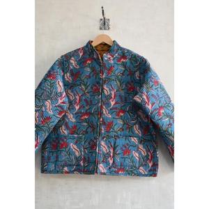 Chaqueta de Algodón Acolchada Reversible Hecha a Mano, Ecológica, con Estampado Floral en Bloques, Manga Larga, Chaqueta de Mujer, Ropa de Invierno Artesanal - Product Image 2