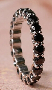 Hermoso anillo de bodas de diamantes de moissanita de forma redonda negra de plata esterlina - Product Image 2