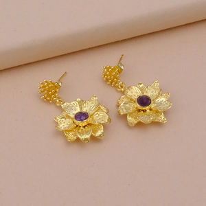 Pendiente de tuerca con diseño de flor de amatista natural, piedra preciosa, diseñador chapado en oro, joyería colgante de moda, pendiente de tachuelas - Product Image 3