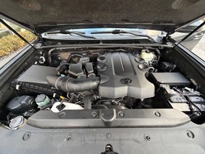 Toyota 4Runner SR5 4x4 4DR SUV 2021 ASEQUIBLE con Transmisión Automática y Asientos de Cuero - Product Image 6