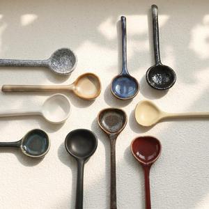Juego de Cucharas para Servir de Diseño Contemporáneo, Mango Largo, Resina Ecológica, Ligeras, con Acabado Espejo - Product Image 1