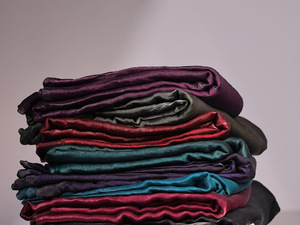 Tela de Nailon Satinado Tora de Exportación India para Saris o Blusas y Lehengas o Vestidos de Noche Disponible a Precio de Fábrica - Product Image 5