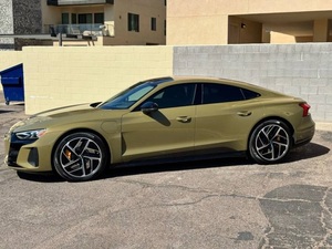 (W&T) PROMOCIÓN Venta de Auto Usado 2024 Audi RS e-tron GT Sedán 4 Puertas con Tracción en las Cuatro Ruedas (Eléctrico 2A) Verde Metálico - Product Image 4