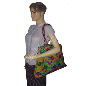 Large Capacity Bohemian Ethnic Floral Design Cotton <b>Tote</b> Green Base Zipper Closure Women's Portable Daily Outings Messenger <b>Bag</b> - Product Image 4