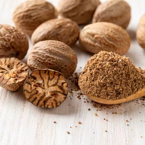 ลูกจันทน์เทศอินเดียออร์แกนิกคุณภาพสูง กลิ่นหอมเข้มข้น แบบแห้งทั้งเม็ด เกรดพรีเมียม สำหรับปรุงอาหาร - Product Image 1