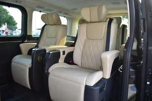 TOYOTA GRANVIA PREMIUM-asiento automático, modelo 2023, 2.8L, 6 asientos - Product Image 3
