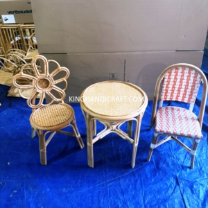 Chaise Enfant en Rotin Naturel Faite à la Main pour Location de Fêtes d'Anniversaire et Événements Enfants – Vente Directe Usine - Product Image 1