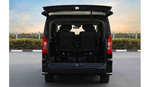 YOTA GRANVIA 2024 d'occasion, berline de luxe avec régulateur de vitesse adaptatif, sièges en cuir, pneus R20, transmission intégrale, 5 places, moteur 4.5L, automatique - Product Image 3