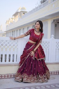 ผ้าไหมแท้คุณภาพเยี่ยม สีสวยงาม ตัดเย็บตามสั่ง ดีไซน์ใหม่ ชุดเลเฮนกาโชลีสำหรับผู้หญิง พร้อมผ้าแคนแคนและผ้าแคนวาส - Product Image 2