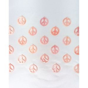 Pendentif Charme Signe de la Paix en Nacre Rose - Product Image 4