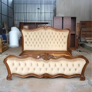 Cama de plataforma de madera tallada francesa con panel tapizado capitoné, estructura de cama suave, muebles de dormitorio personalizados para bodas - Product Image 6
