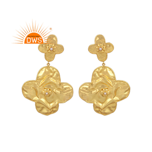 Vente chaude en argent sterling plaqué or 18 carats perle naturelle boucles d'oreilles demi fabricant de bijoux fins - Product Image 1