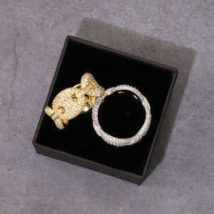 แหวนเพชรโมอิสซาไนต์ ผ่านการทดสอบเพชร คลาสสิก สำหรับการติดตั้งแบบ Prong Setting  ทำจากเงินแท้ 925 ชุบทอง แหวนคุณภาพดี - Product Image 6