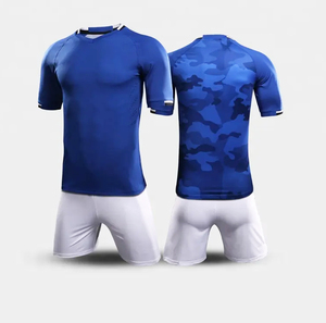 Ensemble d'uniformes de football pour hommes personnalisables tendance, vêtements de sport sublimés de qualité supérieure, confortables, uniformes d'équipe en gros - Product Image 3