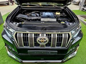 Toyota Prado TXL 4.0L SUV 2013 Usado, 7 Plazas, 4x4, Volante a la Izquierda |   Listo para Exportar - Product Image 2