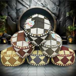 Vente en gros de chapeaux afghans Kufi Casquettes islamiques en polyester brodées traditionnelles populaires au Tadjikistan Ouzbékistan Commandes en gros disponibles - Product Image 3