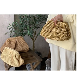 Pochette en raphia faite à la main, sac pochette, sac nuage au Crochet - Product Image 2