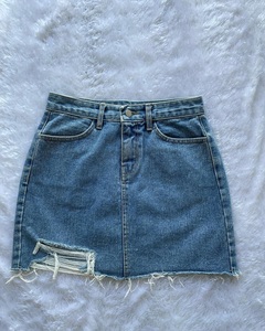 Jupe en jean midi décontractée pour femmes en gros, respirante, taille naturelle, bouton pour un style streetwear quotidien, automne - Product Image 6