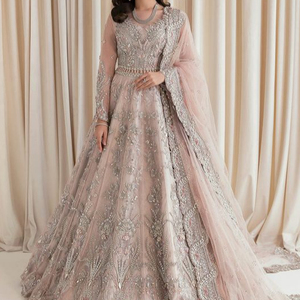 NUEVO LEHENGA CHOLI DE NOVIA CON BORDADO DABKA, BLUSA CON PEDRERÍA DE CRISTAL Y Cuentas, Traje de Boda de Seda y Algodón 2023 - Product Image 1