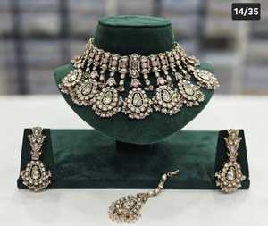 Joyería más de moda para la función de la boda india CZ piedra tachonada con perla trabajo gargantilla collar conjunto pendientes y Mangtika conjunto - Product Image 5