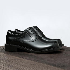 Chaussures mocassins en cuir de veau avec détails cousus à la main et soutien de la voûte plantaire, chaussures de ville pour hommes - Product Image 1
