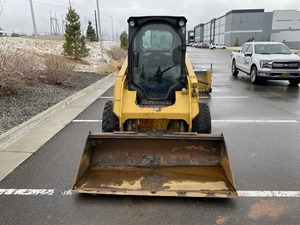 Chargeuse compacte Caterpillar 236D3 de 2019 avec transmission à 2 vitesses, pneus flottants et une benne de 76 pouces pour travaux de construction - Product Image 2