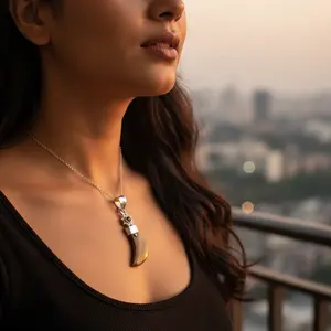 Pendentif en bois pétrifié en argent 925 plaqué rhodium fait main pour hommes et femmes AGPA-20536 - Product Image 3