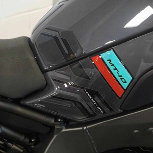 Adesivi Protettivi Laterali 3D Personalizzati per Serbatoio Compatibili con Yamaha MT-10 SP 2022-2025 - Product Image 1