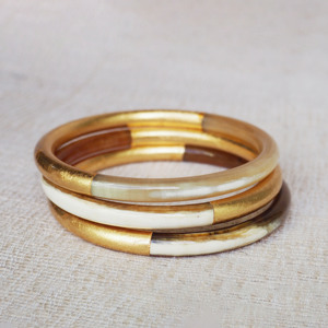 สร้อยข้อมือฮอร์นสีทองคุณภาพดีที่สุดสร้อยข้อมือธรรมชาติกำไลเขาเครื่องประดับสำหรับผู้หญิง - Product Image 1