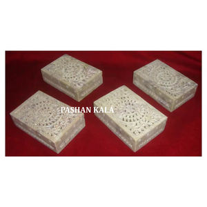Boîtes à bijoux en stéatite naturelle de forme rectangulaire pour cadeau d'affaires et décoration intérieure exportateur et importateur d'articles indiens - Product Image 1