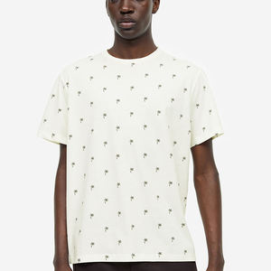 Ensemble t-shirt et short pour hommes de couleur unie de haute qualité/hommes 2 pièces été mode t-shirts à manches courtes avec logo personnalisé - Product Image 1