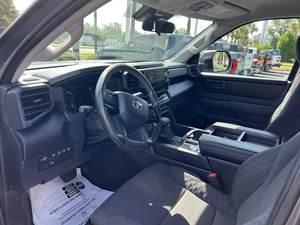 Seminuevo Clean TOYO_TA Tundra SR5 pick-up 4D 5.7L V8 2023 - Product Image 2