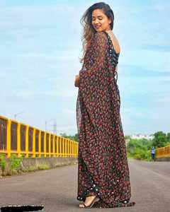 Meilleur tarif Designer de style indien et pakistanais imprimé Georgette Sari pour dames Fantaisie Miroir Travail Dentelle Fête Mariage Porter - Product Image 2